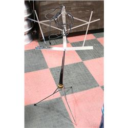 METAL MUSIC STAND AND MICROPHONE