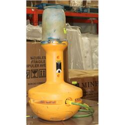 WOBBLE CONSTRUCTION LIGHT, INDOOR/OUTDOOR