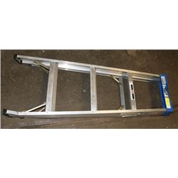 4'  LITE LADDER