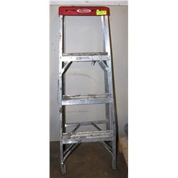 WERNER 4' LADDER