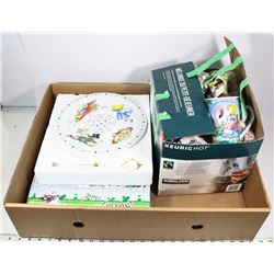 NEW ALICE IN WONDERLAND 13PC TEA SET WITH ALICE