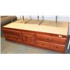 Image 1 : KATHY IRELAND HOME WOOD MATES BED W/4