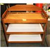Image 1 : BROWN CHANGE TABLE