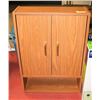 Image 1 : WALL-MOUNT CABINET W/2 SHELVES & CUBBY