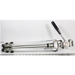 VELBON VG 30 5 FOOT TALL TELESCOPIC TRIPOD