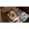 Image 3 : BOX OF LIGHTBULBS