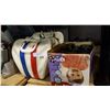 Image 1 : 2 RETRO BOWLING BAGS W/ BALLS AND TENNIS BALLS