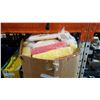 Image 1 : BOX OF NEW CAR MITTS AND SPONGES