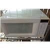 Image 2 : WHITE SAMSUNG MICROWAVE AND FEDDERS AIR CONDITIONER