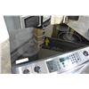 Image 5 : FRIDGIDAIRE ELECTROLUX PROFFESIONAL SERIES STAINLESS AND BLACK OVEN