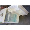 Image 3 : WHITE GOLDSTAR BAR FRIDGE