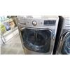 Image 3 : LG DIRECT DRIVE WITH STEAM FRONTLOAD WASHER AND DRYER WITH PEDESTALS