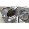 Image 8 : LG DIRECT DRIVE WITH STEAM FRONTLOAD WASHER AND DRYER WITH PEDESTALS