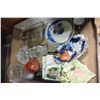 Image 3 : SHELF LOT OF COLLECTIBLE CHINA AND CRYSTAL AND COLLECTOR TINS