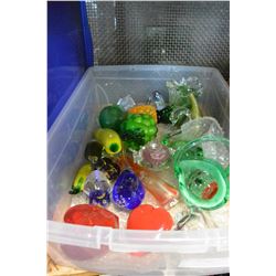 TOTE OF ART GLASS