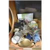 Image 1 : TRAY OF COLLECTIBLE CHINA, CAMERAS, ETC