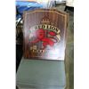 Image 1 : RED LION CORK DART BOARD IN WOODEN BOX