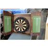 Image 2 : RED LION CORK DART BOARD IN WOODEN BOX