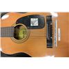 Image 2 : WINSTON 6 STRING GUITAR WITH CASE
