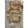 Image 1 : PAW FOOT WING BACK RECLINER CHAIR