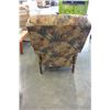 Image 4 : PAW FOOT WING BACK RECLINER CHAIR