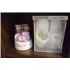 Image 1 : BEAUTY PRODUCT GIDT PACK AND SLIPPER GIFT PACK