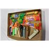 Image 3 : 2 TRAYS OF PEZ DISPENSERS