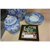 Image 2 : 2 GINGER JARS, BOWL, AND PAINTED TILE