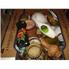 Image 2 : LARGE TRAY OF POTTERY