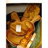 Image 2 : TOTE OF WOODEN WARES