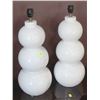 Image 1 : LOT OF 2 WHITE DECORATIVE CERAMIC LAMPS - NO SHADE