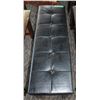 Image 1 : BLACK LEATHERETTE CUSHIONED BENCH