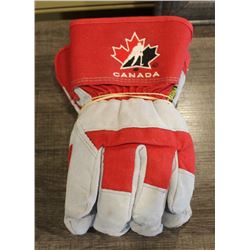 ON CHOICE: TEAM CANADA RED WORK GLOVES - LOT OF 2