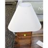 Image 1 : LAMP WITH SHADE