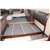 Image 1 : 5 PIECE BROWN REYNOLDS QUEEN BED SET