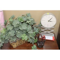 LOT OF 3 DECORATIVE ORNAMENTS