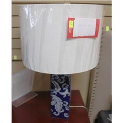 BLUE DECORATIVE CERAMIC LAMP WITH SHADE