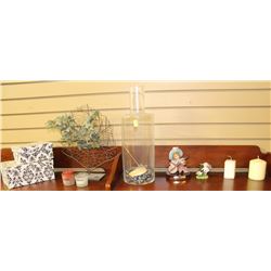 LOT OF ASSORTED ORANAMENTS