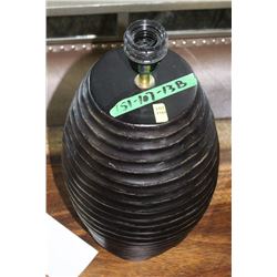 BLACK CERAMIC LAMP NO SHADE