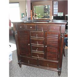 DARK BROWN WEST KEYS GENTLEMANS CHEST