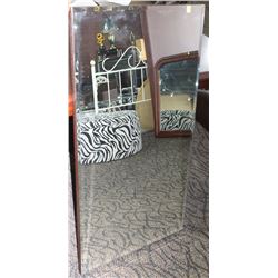 LOISIR WALL MIRROR