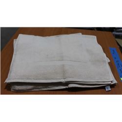 LOT OF 6 BEIGE HOTEL BATH MATS