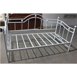 SNOWFLAKE WHITE METAL DAY BED, NO MATTRESS