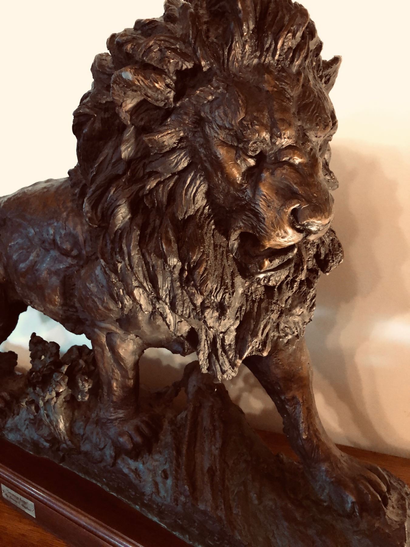 SOLID BRONZE CASTING SOVEREIGN REIGN