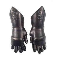 Underworld: Rise of the Lycans Viktor (Bill Nighy) Armor Gloves Movie Props
