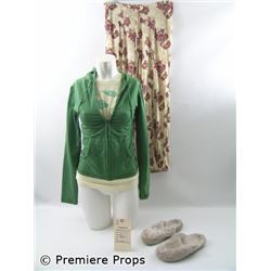 Crossing Over (2009) Claire (Alice Eve) Movie Costumes