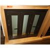 Image 2 : 3 Panel Window in Wood Frame