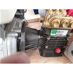 410- honda gx390 motor W pressure washer pump and hose
