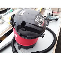 421- KING CANADA wet/dry vac looks new