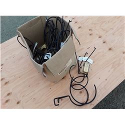 440- box of pot hangers